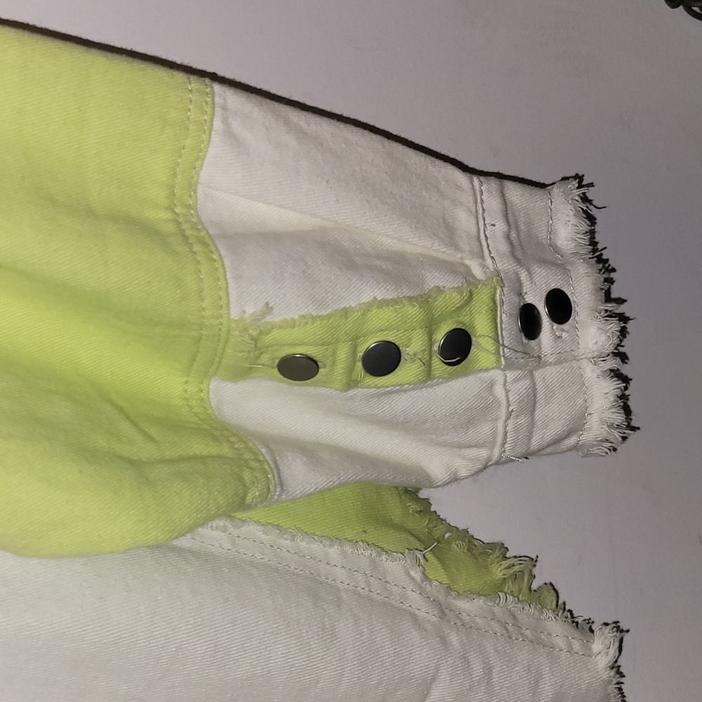 Women's New without tags POL light weight jean jacket. Sz small oversized. Nwots - Picture 5 of 9